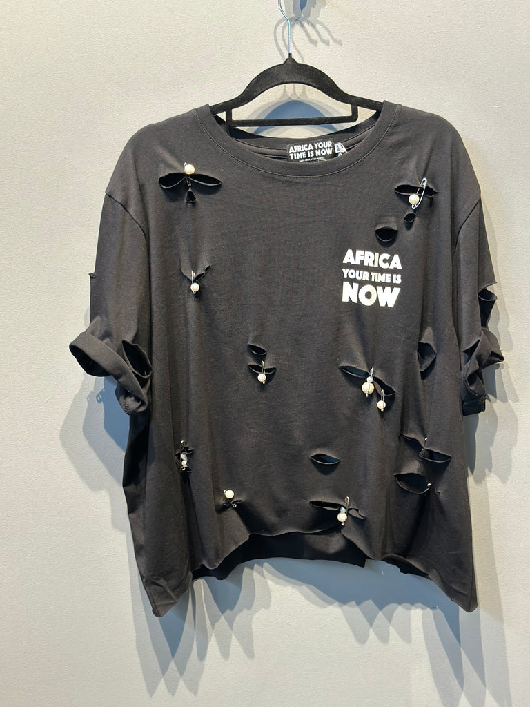 Noza Tee